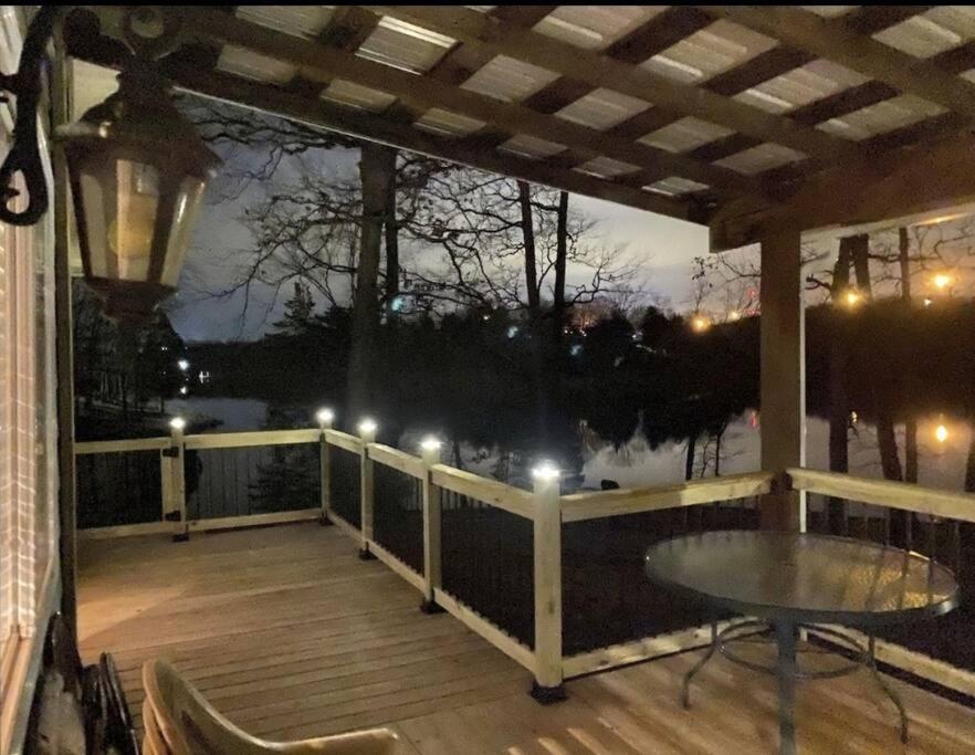 Lakehouse Hot Tub & Pool Close To Ark Encounter Holiday home