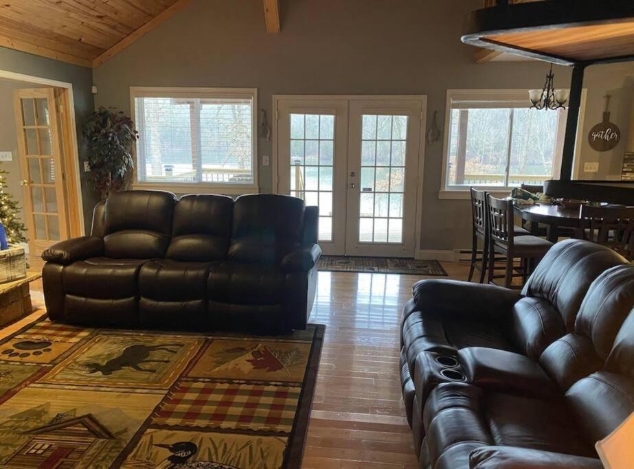 Lakehouse Hot Tub & Pool Close To Ark Encounter Holiday home *