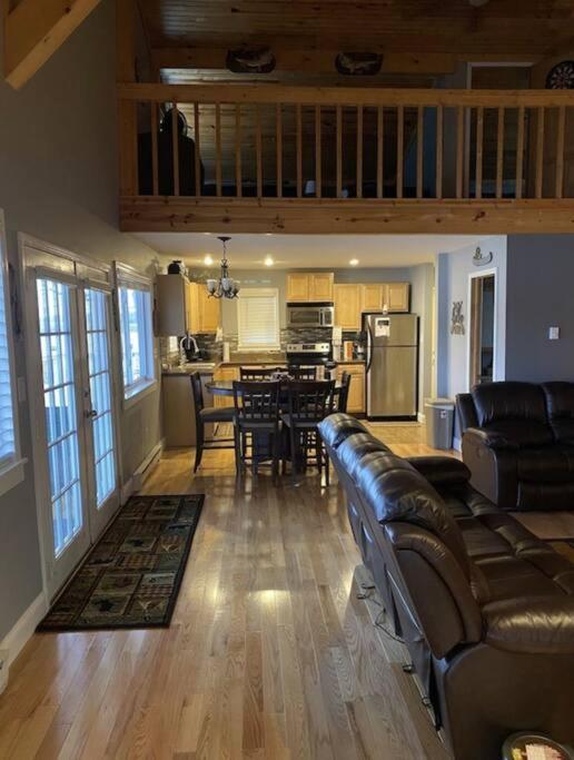 Lakehouse Hot Tub & Pool Close To Ark Encounter Holiday home *
