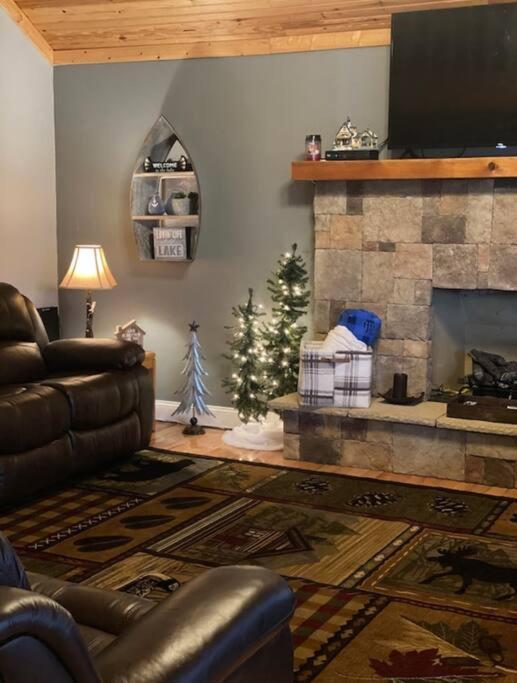 Lakehouse Hot Tub & Pool Close To Ark Encounter Holiday home